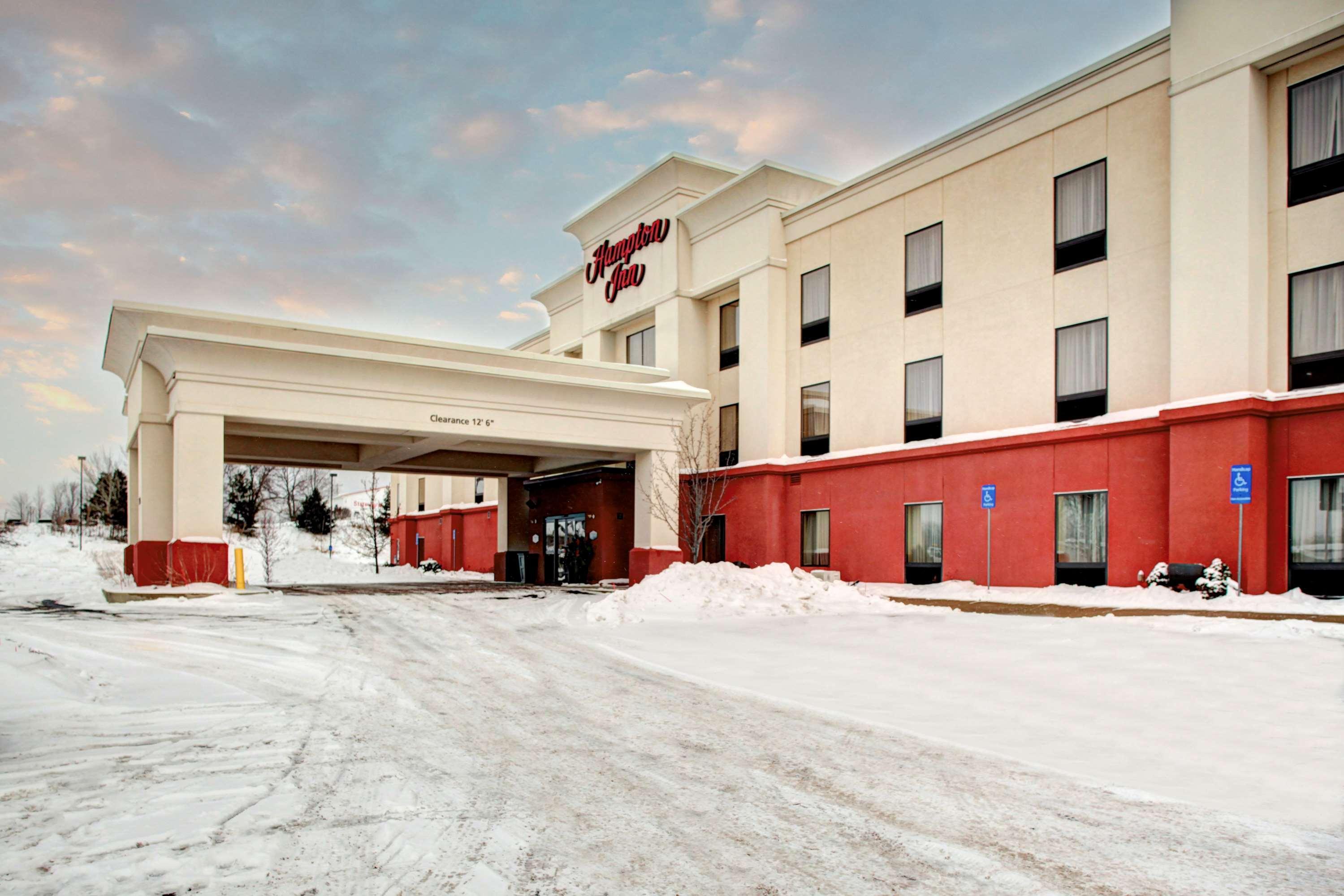 Hampton Inn Колдуотер Экстерьер фото